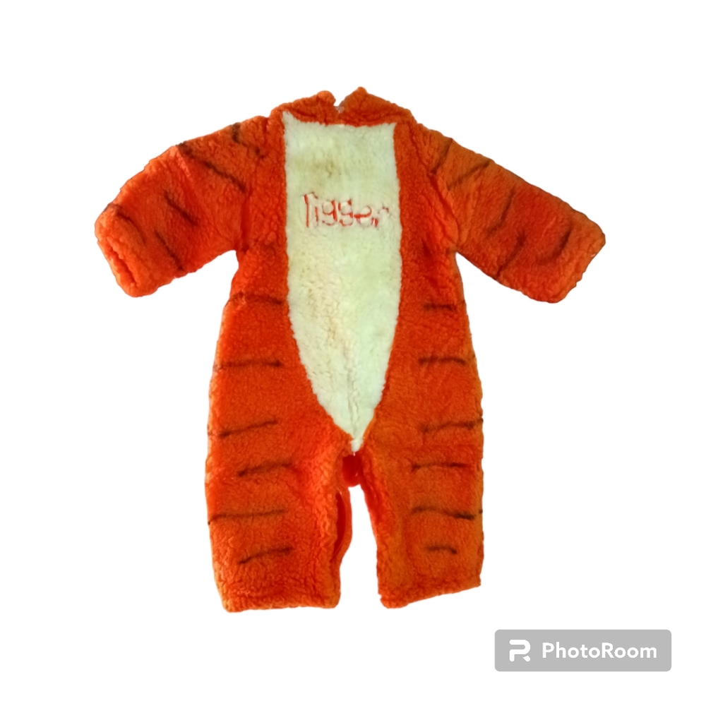 Costume